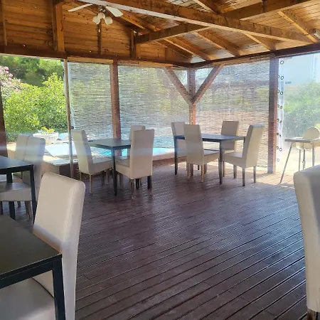 Garden Apartment Vir