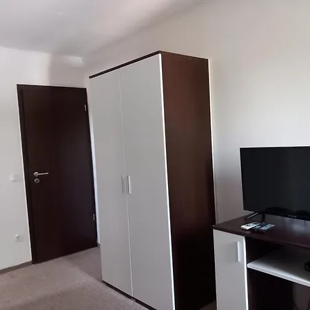Garden Apartment Vir