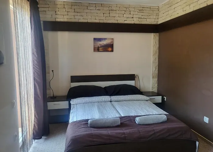 Garden Apartman Vir